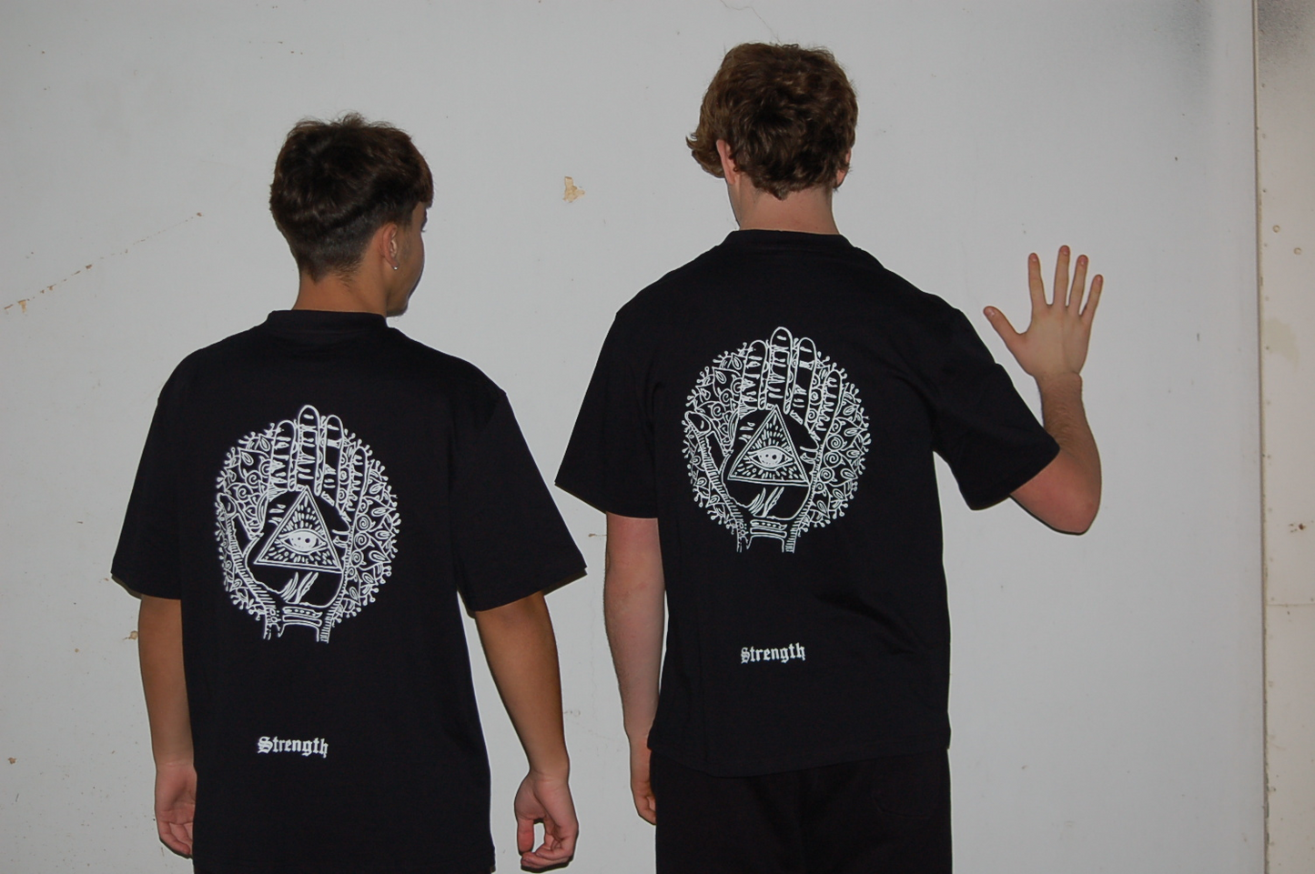 UNISEX T SHIRT - HAMSA